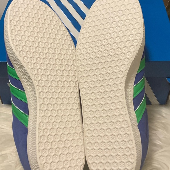 Adidas Gazelle Men’s Athletic Shoe - Picture 5 of 5